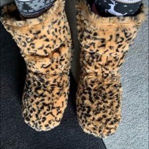 Leopard print microwavable warming slippers